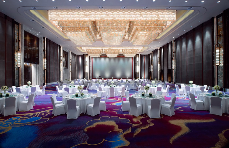 Ballroom_Round Table_12619.jpg