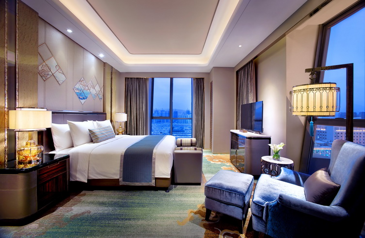 Suite room_Bedroom_12561.jpg
