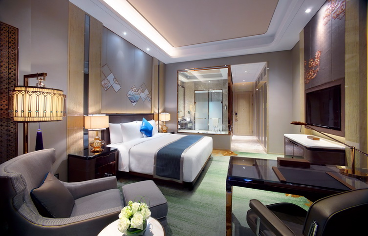 Grand Deluxe_Bedroom 2_13423.jpg