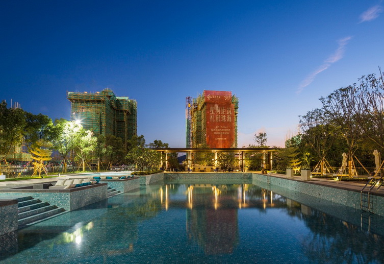 珠海星河传奇 现代 展示区 泳池对景景墙 夜景 灯光水系2.jpg