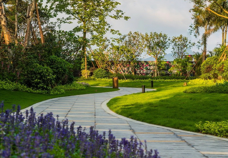 珠海星河传奇 现代 展示区 艺术雕塑草坪 园径 景观设计.jpg