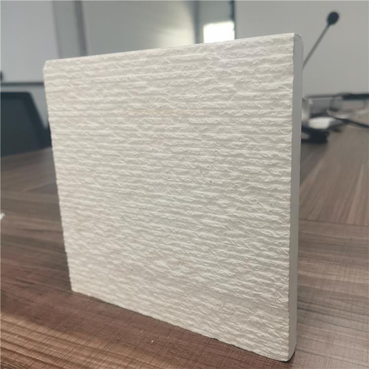 斧鑿面白沙
