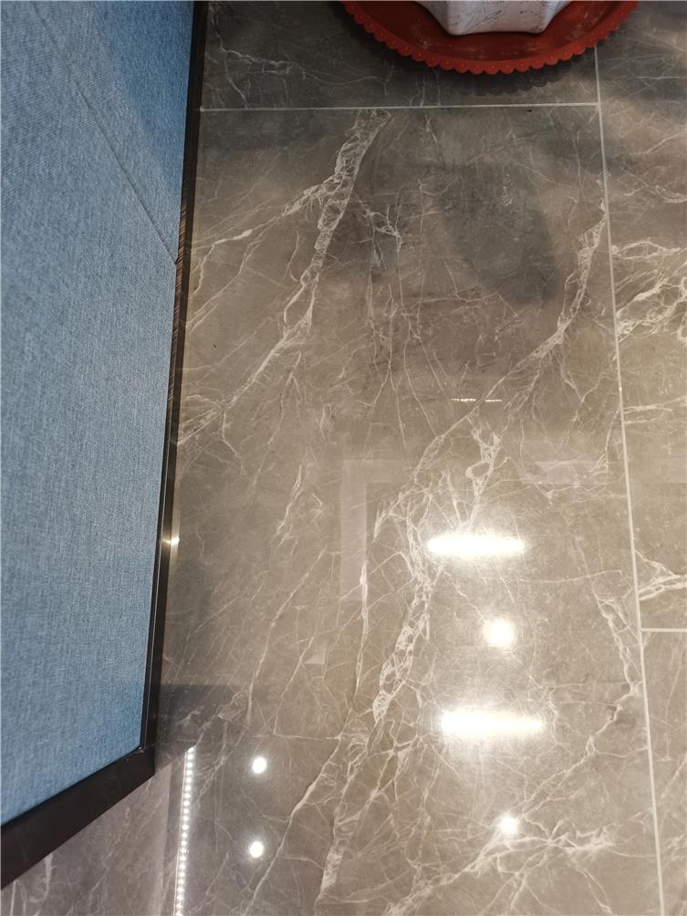 诺贝尔瓷砖