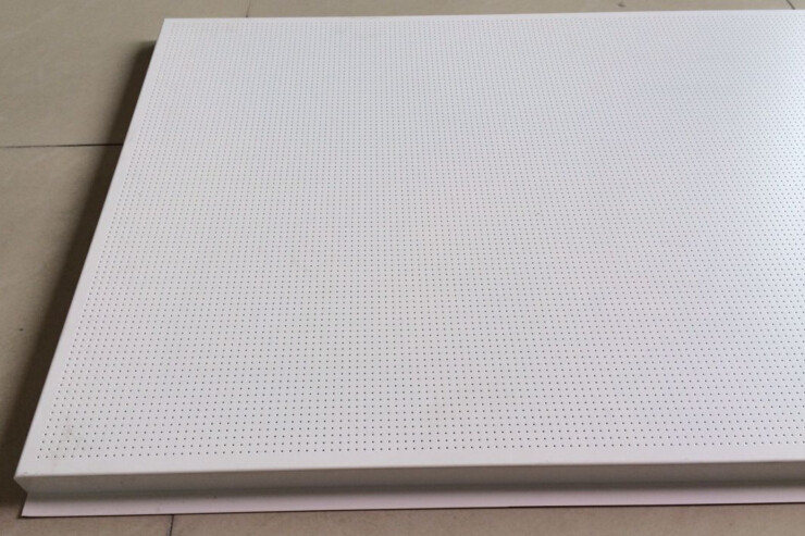 白色氟碳漆不锈钢板、白色穿孔烤漆不锈钢板