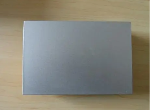 银白色氧化铝板