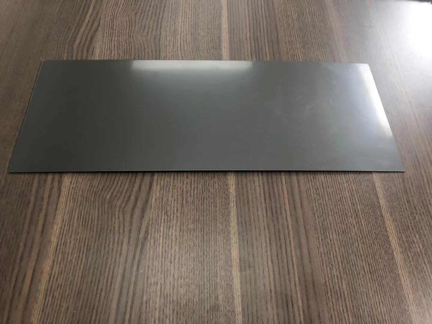 3厚铝板外刷深灰色氟碳漆