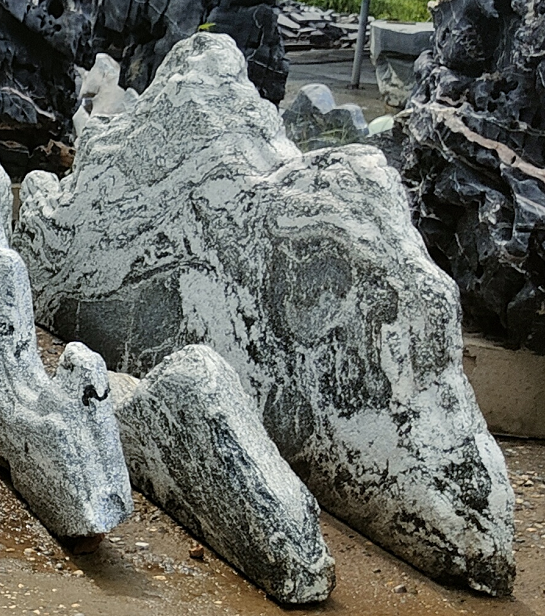  泰山石