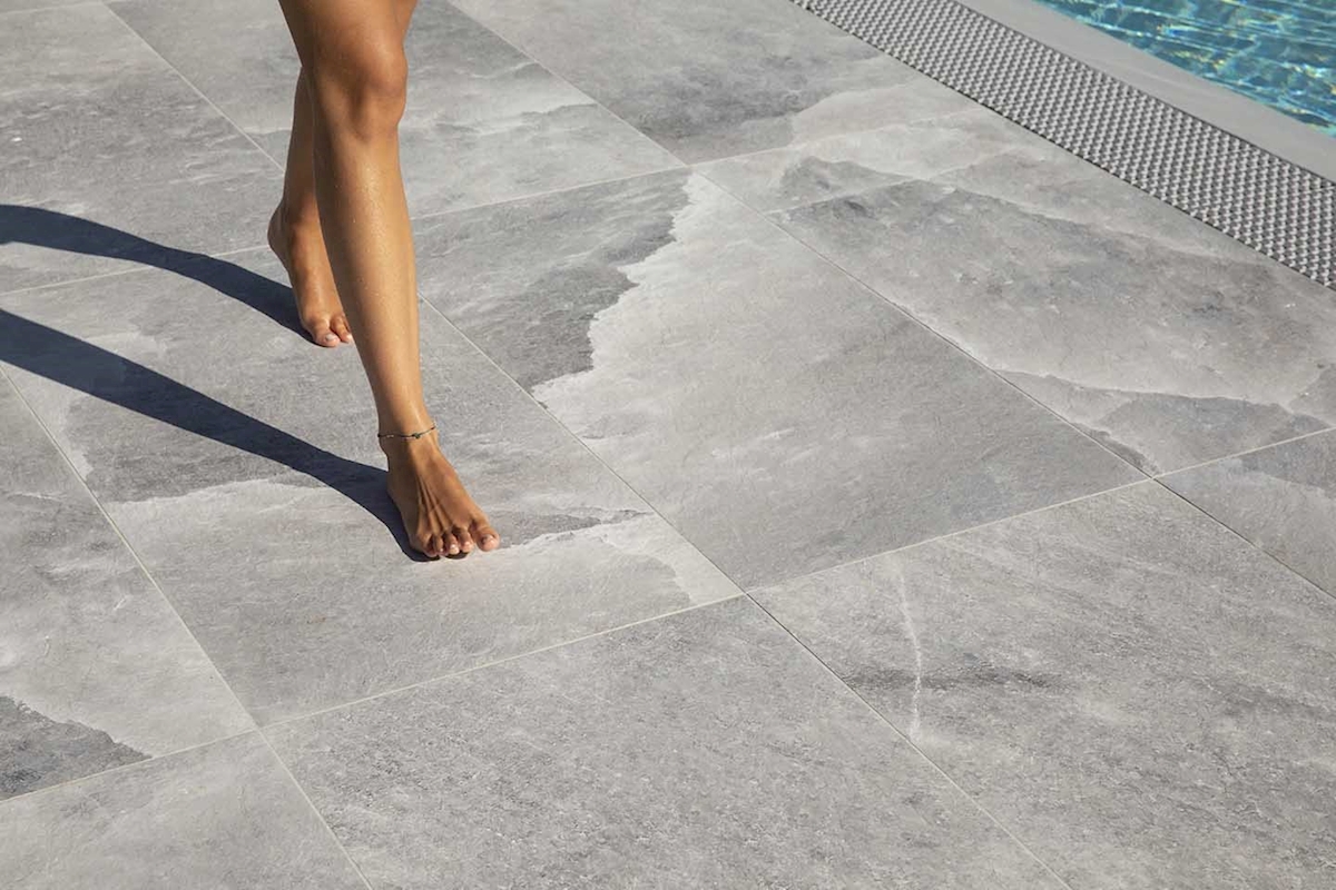 意大利-萨索罗巴尼亚高端健康中心室外游泳池 （海岩系列凯尔特灰60×120）  (1)
